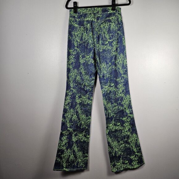 Tiger Mist I.AM.GIA Tali Tiger Denim Flare Pant Blue & Green Print NWT LARGE - Picture 2 of 11